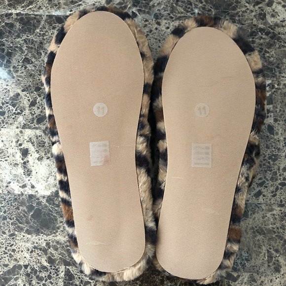 Leopard Print furry slippers size 11 - Picture 3 of 5